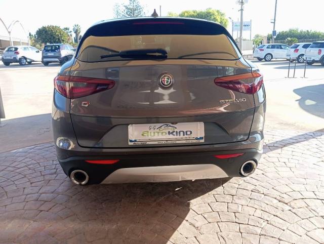 Alfa Romeo Stelvio 2.2 t Business Q4 210cv auto - Immagine 7