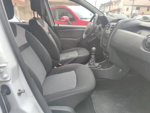 Dacia Duster 1.5 dci Prestige 4x2 s&s 110cv E6 - Immagine 10