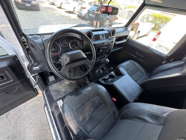 Land Rover Defender 130 110 2.2 td SW - Immagine 3