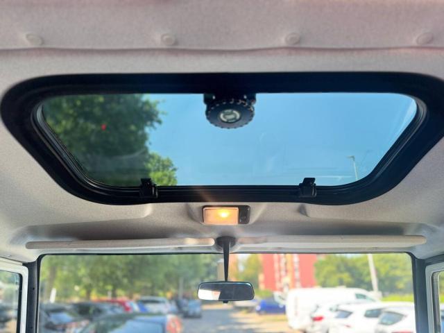 Land Rover Defender 130 110 2.2 td SW - Immagine 11
