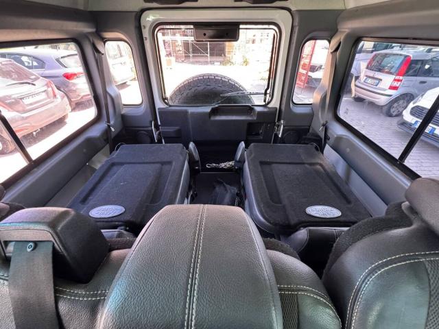Land Rover Defender 130 110 2.2 td SW - Immagine 13
