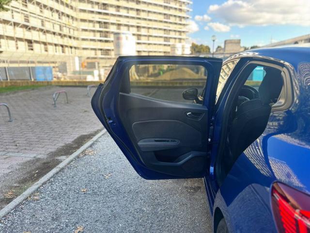 Renault Clio 1.6 E-Tech hybrid R.S. Line 140cv auto - Immagine 10