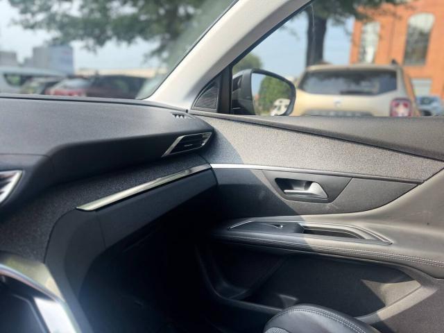 Peugeot 3008 1.2 pt t Active s&s 130cv - Immagine 1
