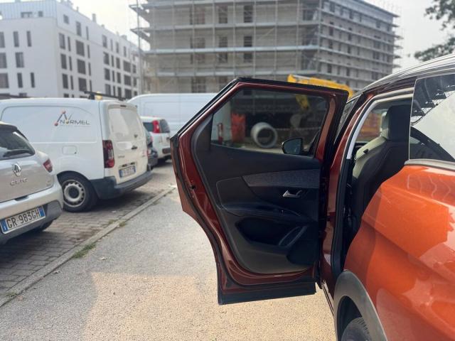 Peugeot 3008 1.2 pt t Active s&s 130cv - Immagine 8