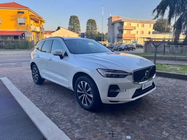 Volvo XC60 2.0 b4 Core awd auto - Immagine 9