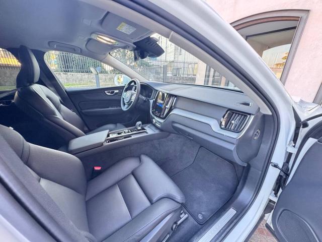 Volvo XC60 2.0 b4 Core awd auto - Immagine 10