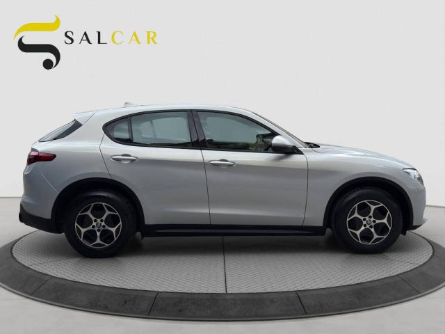 Alfa Romeo Stelvio 2.2 t Business Q4 190cv auto - Immagine 1