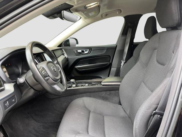 Volvo XC60 2.0 b4 Momentum Pro awd auto - Immagine 1