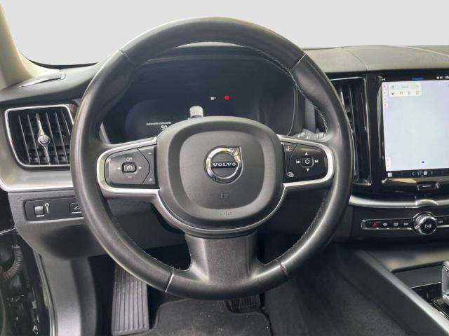 Volvo XC60 2.0 b4 Momentum Pro awd auto - Immagine 9
