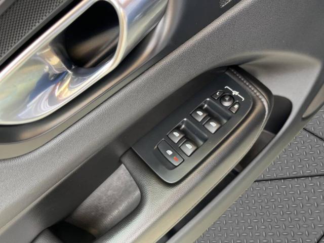 Volvo XC60 2.0 b4 Momentum Pro awd auto - Immagine 2