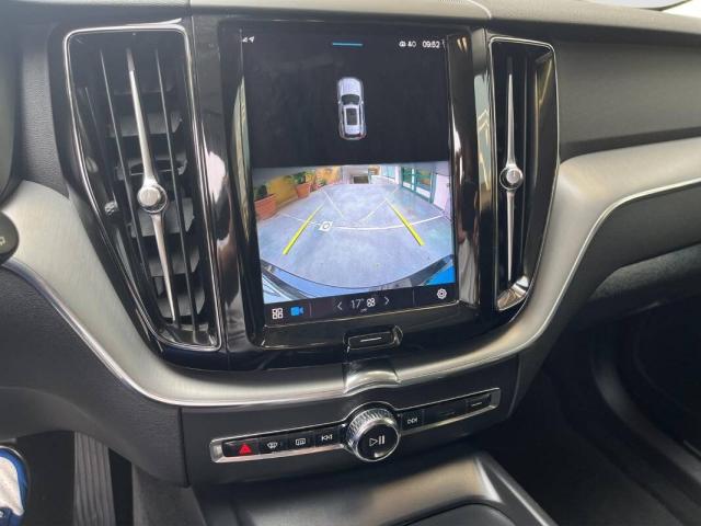 Volvo XC60 2.0 b4 Momentum Pro awd auto - Immagine 7