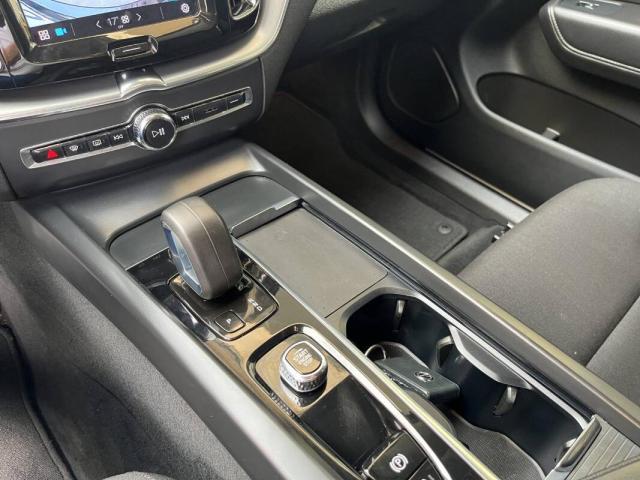 Volvo XC60 2.0 b4 Momentum Pro awd auto - Immagine 6