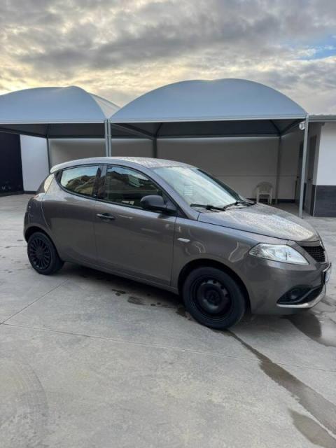 Lancia Ypsilon 1.2 Monogram Gpl 69cv - Immagine 3