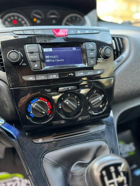 Lancia Ypsilon 1.2 Monogram Gpl 69cv - Immagine 2