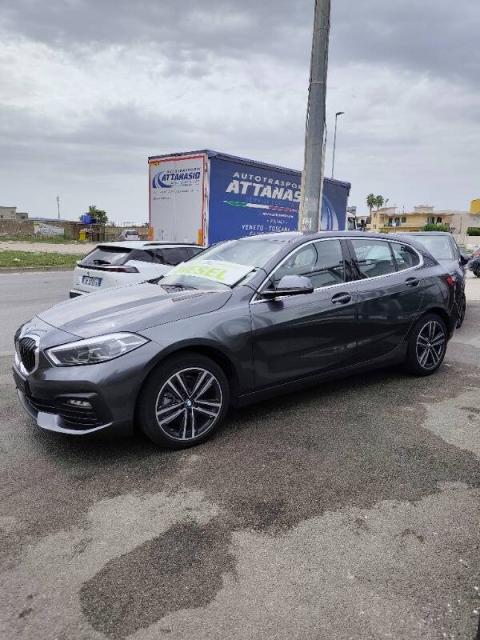 BMW Serie 1 116d Advantage auto - Immagine 10