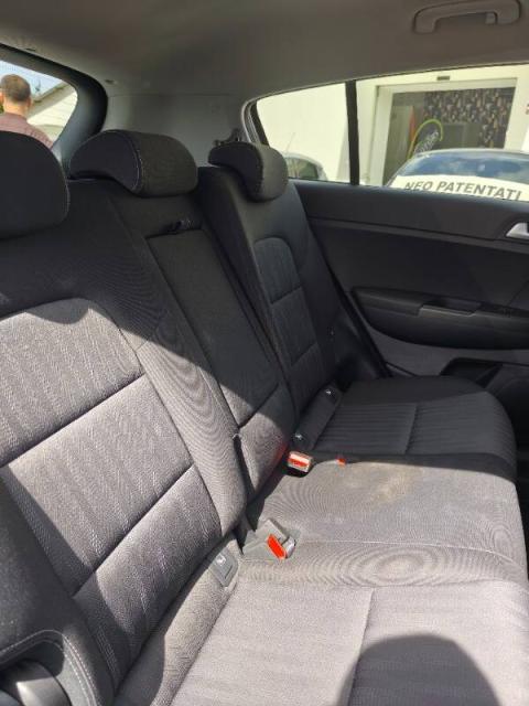 Kia Sportage 1.6 crdi Style 2wd 115cv - Immagine 3