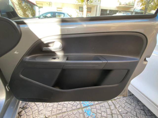 Volkswagen up! Up! 5p 1.0 Beats up! 60cv my20 - Immagine 9