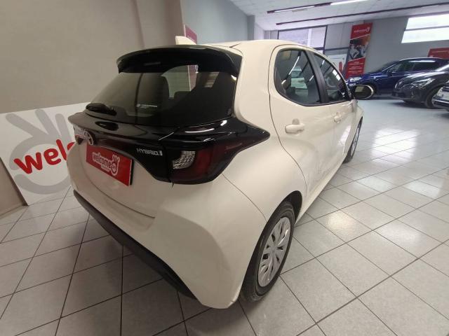 Toyota Yaris 1.5 hybrid Active - Immagine 17