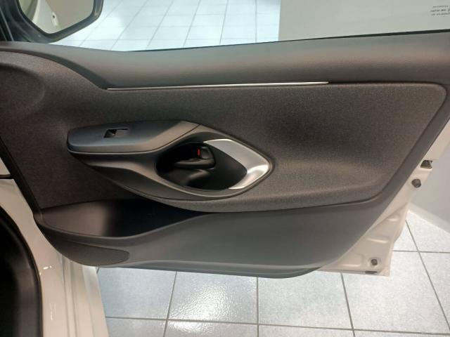 Toyota Yaris 1.5 hybrid Active - Immagine 10