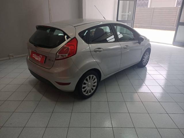 Ford Fiesta Fiesta 5p 1.0 Black&White 80cv - Immagine 14