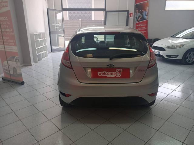 Ford Fiesta Fiesta 5p 1.0 Black&White 80cv - Immagine 21