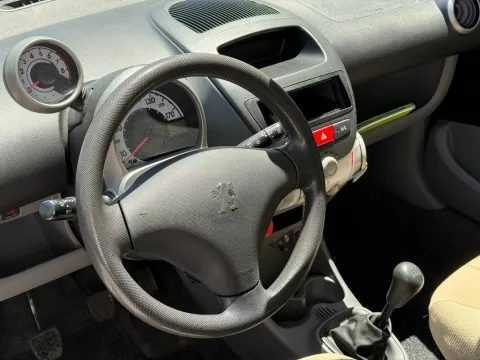 Peugeot 107 5p 1.0 12v Sweet Years c/navi - Immagine 16