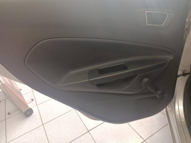 Ford Fiesta Fiesta 5p 1.0 Black&White 80cv - Immagine 22