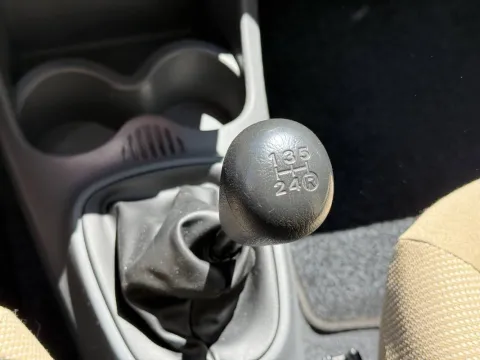 Peugeot 107 5p 1.0 12v Sweet Years c/navi - Immagine 19