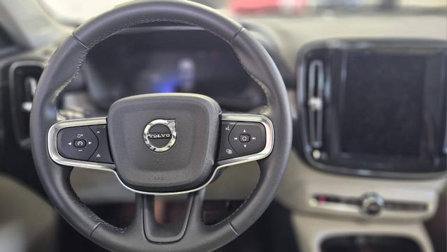 Volvo XC40 2.0 b3 Ultra Dark auto - Immagine 8