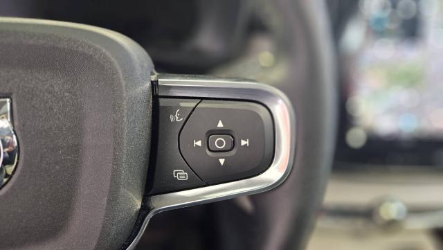 Volvo XC40 2.0 b3 Ultra Dark auto - Immagine 12