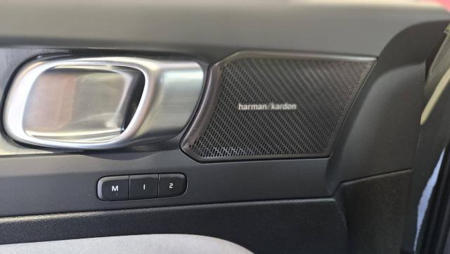 Volvo XC40 2.0 b3 Ultra Dark auto - Immagine 23