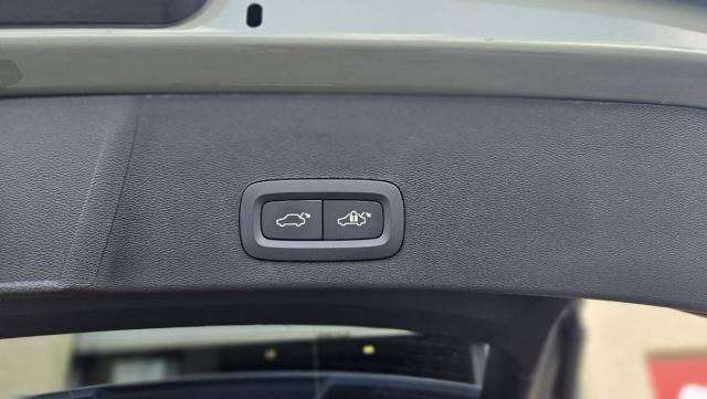 Volvo XC40 2.0 b3 Ultra Dark auto - Immagine 13