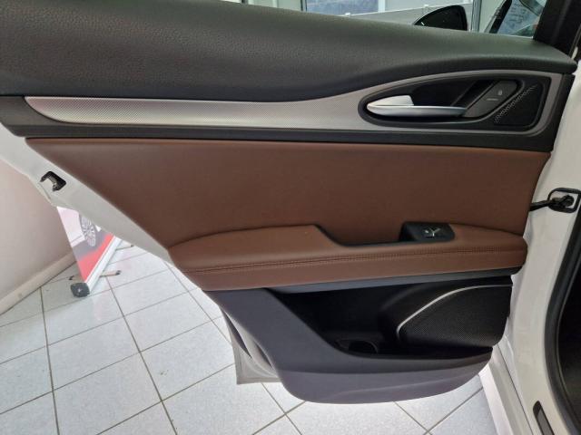Alfa Romeo Stelvio 2.2 t Veloce Q4 210cv auto - Immagine 25