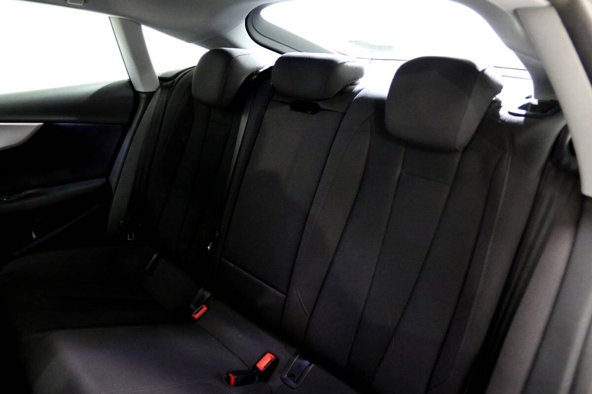 Mercedes GLC 300 d Sport 4matic auto - Immagine 17