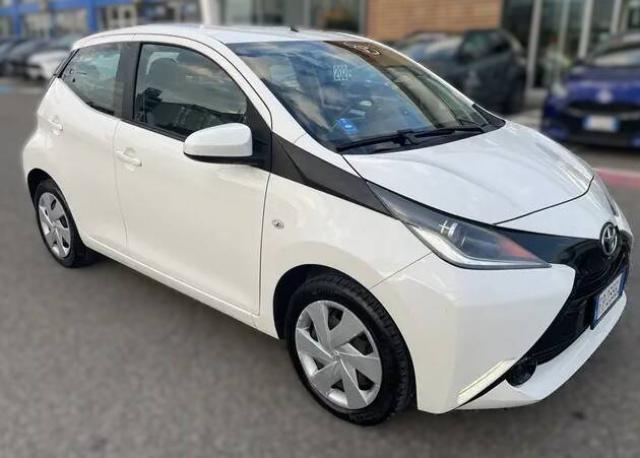Toyota Aygo 1.0 x-play 5p m-mt my15 - Immagine 5
