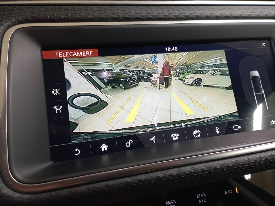 Land Rover Range Rover Evoque 2.0d i4 mhev awd 150cv auto - Immagine 9