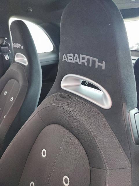 Abarth 595 1.4 t-jet Pista 160cv - Immagine 8