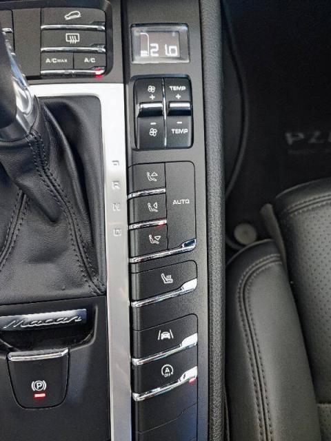 Porsche Macan 2.0 245cv pdk TETTO! PELLE! RETROCAMERA! - Immagine 4