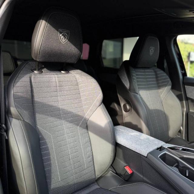 Peugeot 5008 1.2 hybrid GT 145cv e-dcs6 CHILOMETRI ZERO - Immagine 5