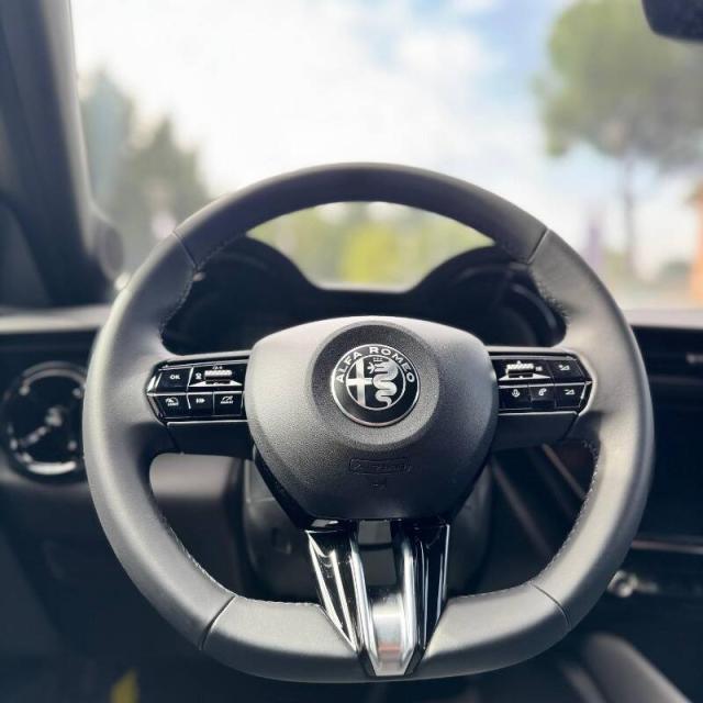 Alfa Romeo Junior 1.2 ibrida Speciale 145cv edct6 CHILOMETRI ZERO! - Immagine 14