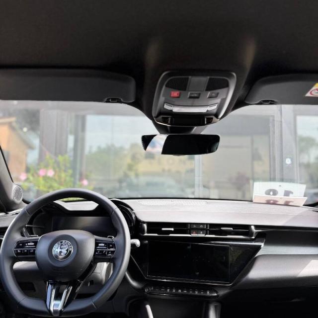 Alfa Romeo Junior 1.2 ibrida Speciale 145cv edct6 CHILOMETRI ZERO! - Immagine 12