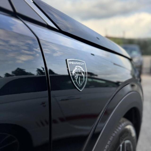 Peugeot 5008 1.2 hybrid GT 145cv e-dcs6 CHILOMETRI ZERO - Immagine 8