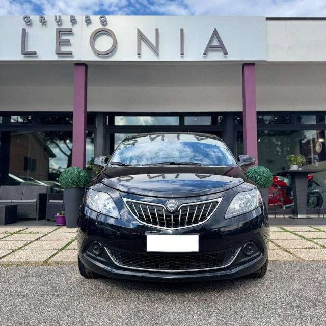 Lancia Ypsilon III 1.0 firefly hybrid Gold Plus s&s 70cv 5 posti - Immagine 1