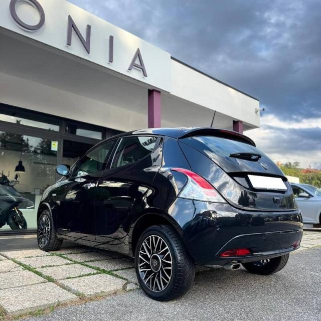 Lancia Ypsilon III 1.0 firefly hybrid Gold Plus s&s 70cv 5 posti - Immagine 8