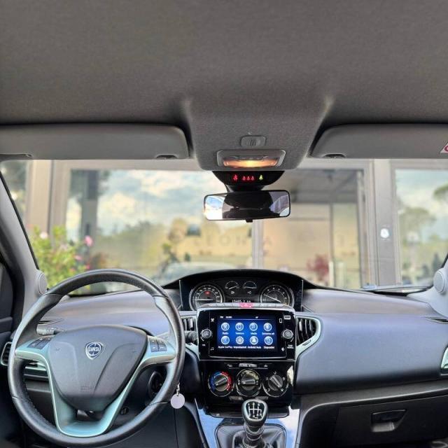 Lancia Ypsilon III 1.0 firefly hybrid Gold Plus s&s 70cv 5 posti - Immagine 15
