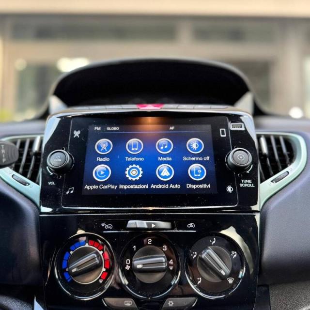 Lancia Ypsilon III 1.0 firefly hybrid Gold Plus s&s 70cv 5 posti - Immagine 10