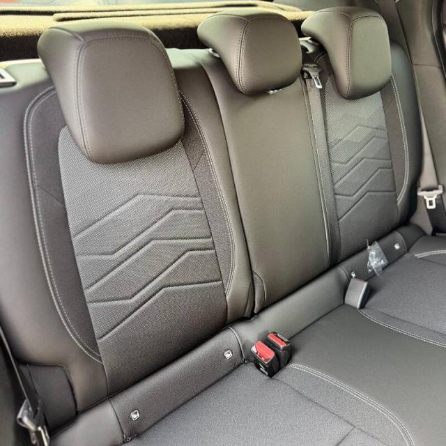 Jeep Avenger 1.2 t. e-hybr.mhev Summit fwd 110cv edct6 - Immagine 1
