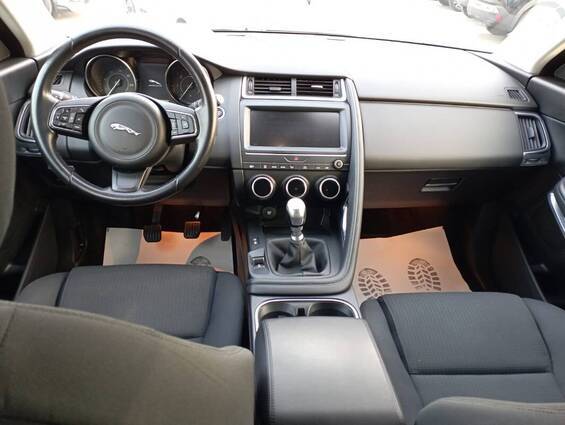 Jaguar E-Pace 2.0d i4 fwd 150cv - Immagine 4