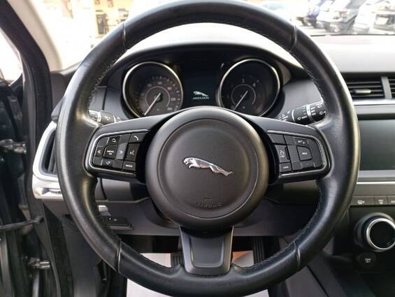 Jaguar E-Pace 2.0d i4 fwd 150cv - Immagine 5