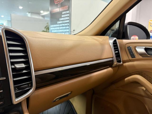 Porsche Cayenne 3.0 V6 tdi 245cv tiptronic - Immagine 19